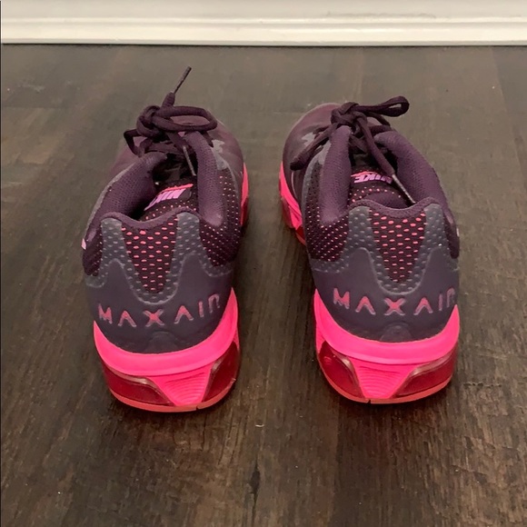 Pink and purple pair of Nike running shoes - Picture 3 of 3